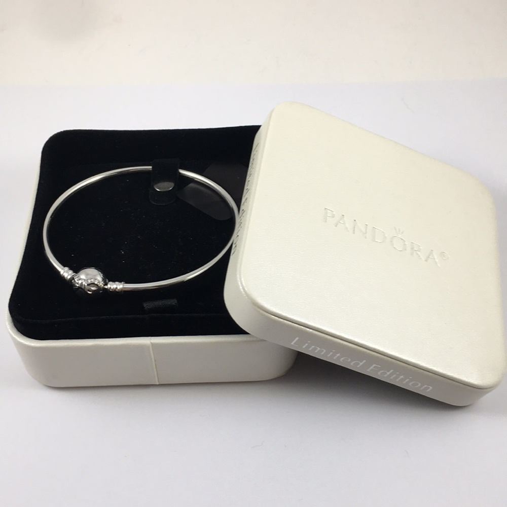 NEW Pandora limited Edition Dainty Bow Bangle 19cm